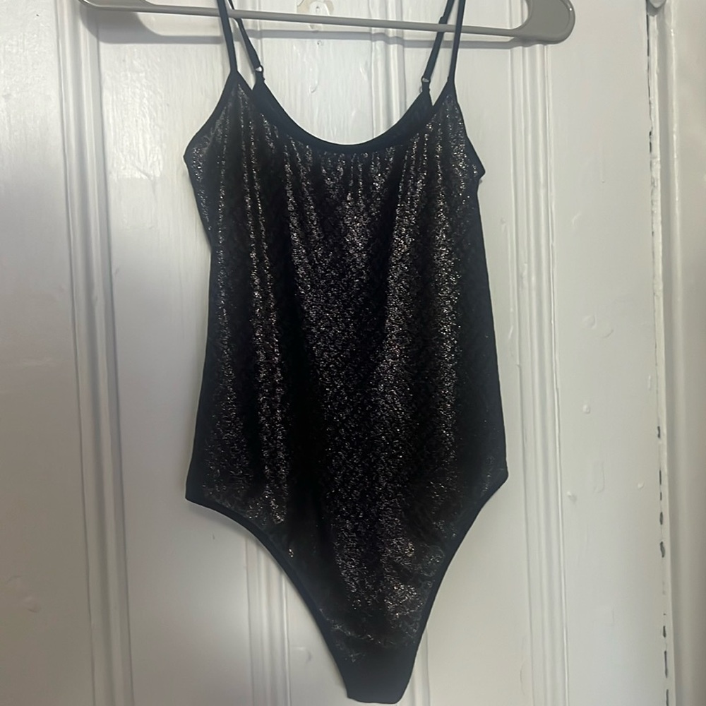 NWOT SKIMS Bodysuit AND SKIMS Zip Bag